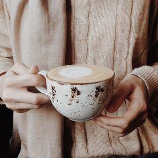 Логотип @vcomnate - к о м н а т а