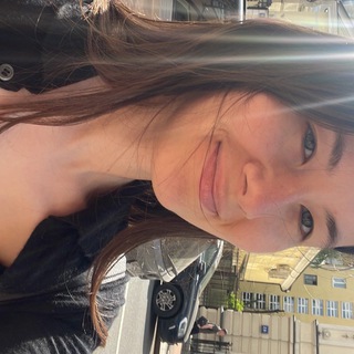 Логотип @vdaysss - V days ❤️