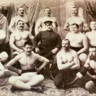 Логотип @velikoe_proshloe - Силачи