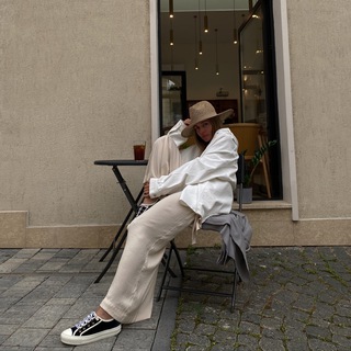 Логотип @velyaaclosed - Velyaa Closet