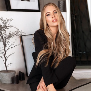 Логотип @veronikakravchenkocolorist - Вероника Кравченко