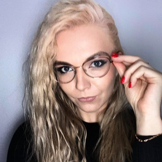 Логотип @verycoolya_pr - Блондинка в Пиаре