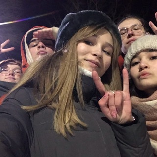 Логотип @vestimamon - С места событий