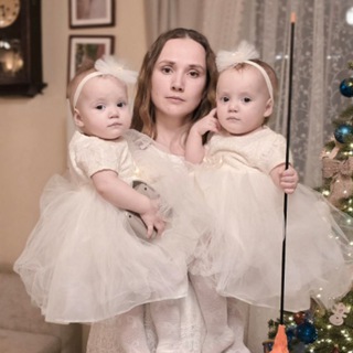 Логотип @vgostyax_ymatyshki - Вгостях_у_матушки