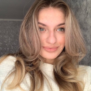 Логотип @vi_ostanina - • vilifestyle •