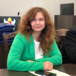 Логотип @vickych_ya - В смысле