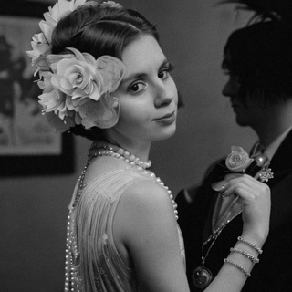 Логотип @vicreatom_onair - Логово маркетолога