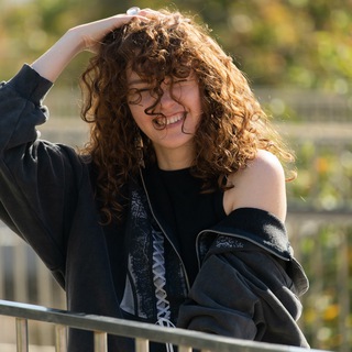 Логотип @victoriapushkareva_psy - Что-то на психологическом