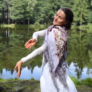 Логотип @victoriavesta - Victoria Vesta