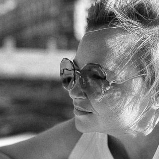 Логотип @vihryankino - 娜塔沙 Подорожникова-Вихрян