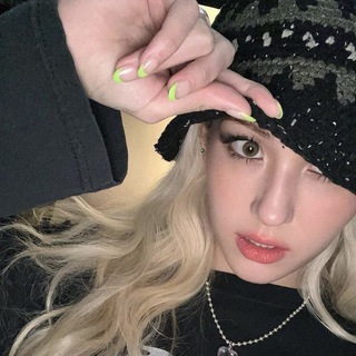 Логотип @viiiseo - хэлп викей🫀