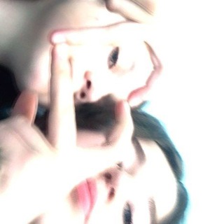 Логотип @vikaandnastya4 - 비카와 나스티아 💗🇰🇷🌚