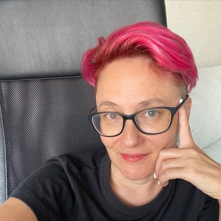 Логотип @vikaege - Вика про ЕГЭ