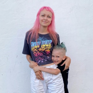 Логотип @vikanovikowa - Облегчаю жизнь мамам