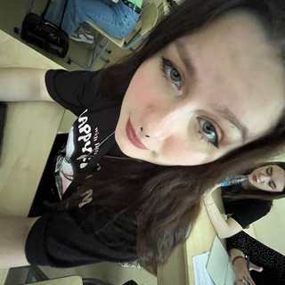 Логотип @vikassskase - канал бутылки 0,5