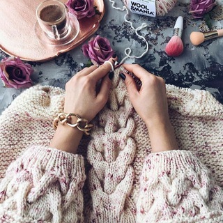 Логотип @vikroiki_jurnal - Выкройки|журналы