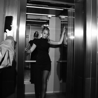 Логотип @viktoriastaru - затишна кафешка