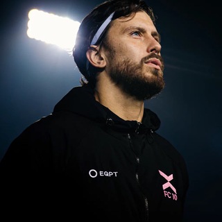 Логотип @viktorsvezhov - FRESH