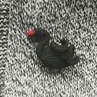 Логотип @vikylishna1984 - Амигуруми Брошки и брелки