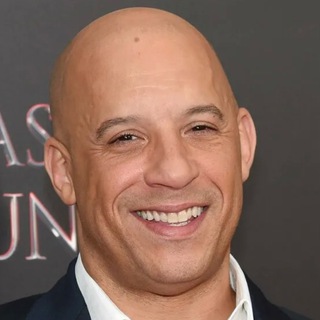 Логотип @vindizel_quotes - Цитаты Вина Дизеля