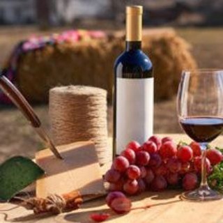 Логотип @vinoidiscount - Вино и дисконт