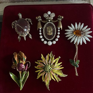 Логотип @vintagbizhu - Vintagbizhy