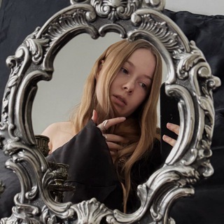 Логотип @vintageliebe - сон Мари ♡