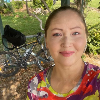 Логотип @viola_fomina - Женская школа - Виола