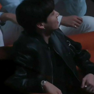 Логотип @virtbnyu - астрология по котикам