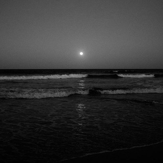 Логотип @virtstani - океан из луж