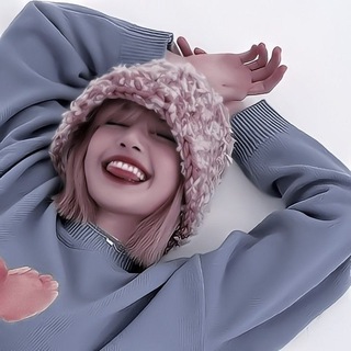 Логотип @virtsticklisa - вирт стикеры с лисой.