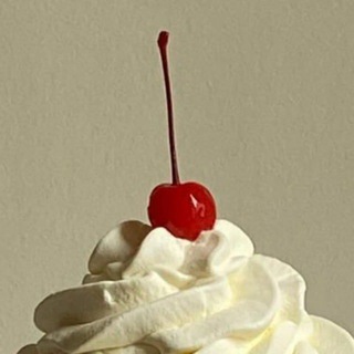 Логотип @vishnyacake - Вишенка на торте🍒