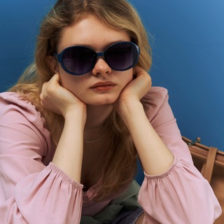 Логотип @visualperformance - Креатив на коленке✍🏻