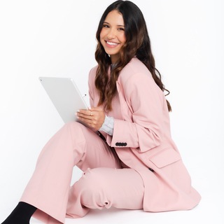 Логотип @vivedelinternet - Natasha Sanchez - Negocios digitales