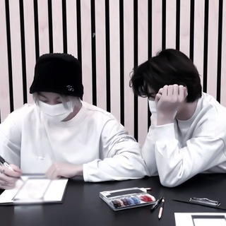 Логотип @vkookfanfic - 🔭 𝒗𝒌𝒐𝒐𝒌 𝒇𝒂𝒏𝒇𝒊𝒄𝒔.