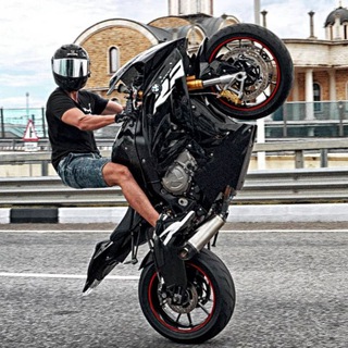 Логотип @vlad1000rrrrr - Vlad1000RR