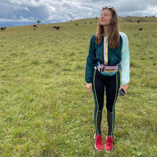 Логотип @vladatravels - я еду по России