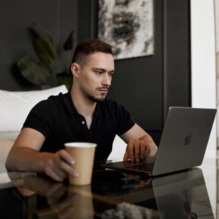 Логотип @vladm - Владилен: IT в эпоху AI