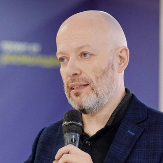 Логотип @vladtitov_cm - Влад Титов про Комьюнити-менеджмент