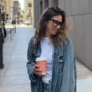 Логотип @vlogcalifornia - Москвичка в Калифорнии 🛼