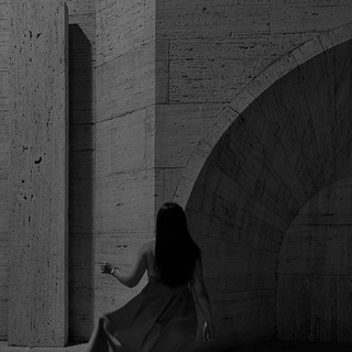 Логотип @vlrmnnld - снимаем пиджаки, коллеги