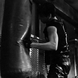 Логотип @vns1n - кавказский воин.