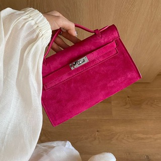 Логотип @vogue_kamilovna - Сумки 🇮🇹 ♡