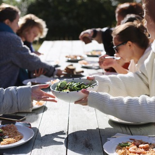 Логотип @vokrug_stola - «ВОКРУГ СТОЛА»