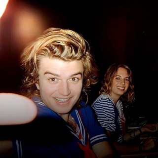 Логотип @volford - 𝙩𝙚𝙚𝙣𝙢𝙖𝙧𝙫𝙚𝙡