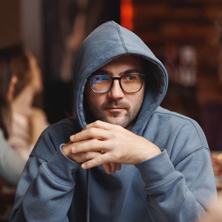 Логотип @vregisser - Regisser News | Покер