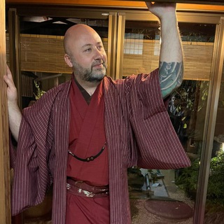 Логотип @vrubrike - В рубрике "Брендинг"