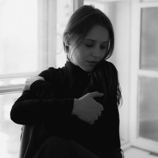 Логотип @vsyromlya - Вероника Сыромля