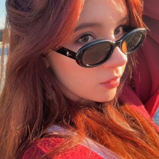 Логотип @vvaeiiss - кэжуал алечка экспириенс ୨ৎ