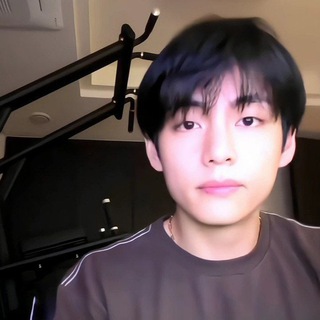 Логотип @vvirtst - Вирт стикеры тэхен/чб/цв